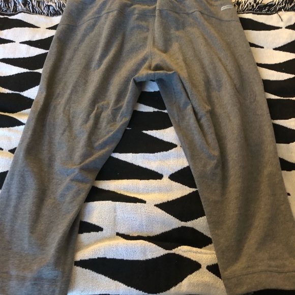 Capris - Picture 5 of 6